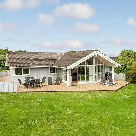 Hébergement de vacances 4 Bedroom Gorgeous In