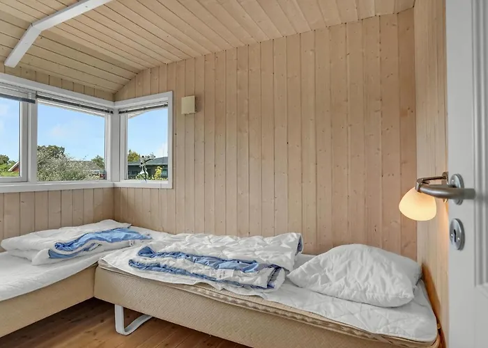 4 Bedroom Gorgeous In בית נופש בורקופ